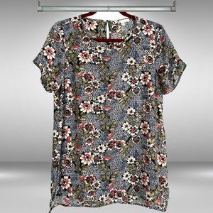 DR2 by Daniel Rainn short sleeved crew neck floral blouse, one button in back